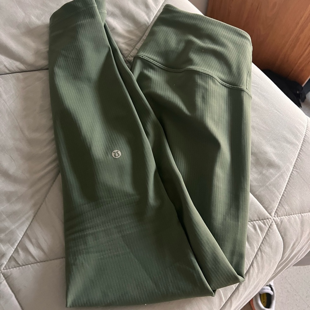 Lululemon Ribbed Wunder Train Leggings 28”